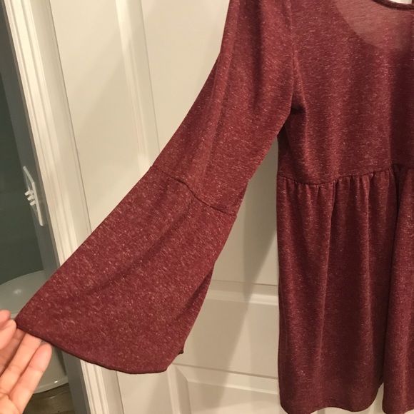 Burgundy top with bell sleeves - Picture 2 of 5